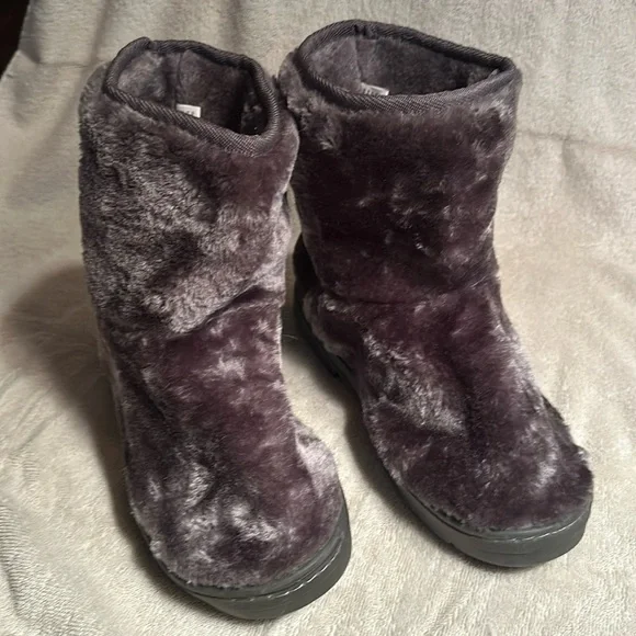 Gray fuzzy slipper boots XL/W 11 NWOT Unbranded - Picture 1 of 7